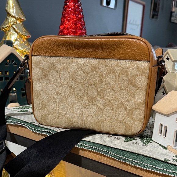 Coach Hudson crossbody in Color block New WO Tags includes pencil case - Picture 3 of 5